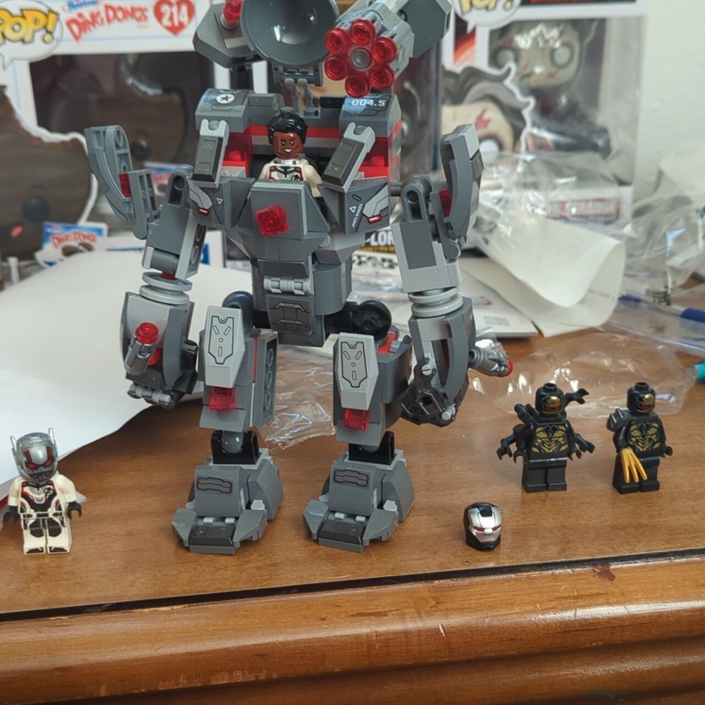 Lego - Picture 2 of 3